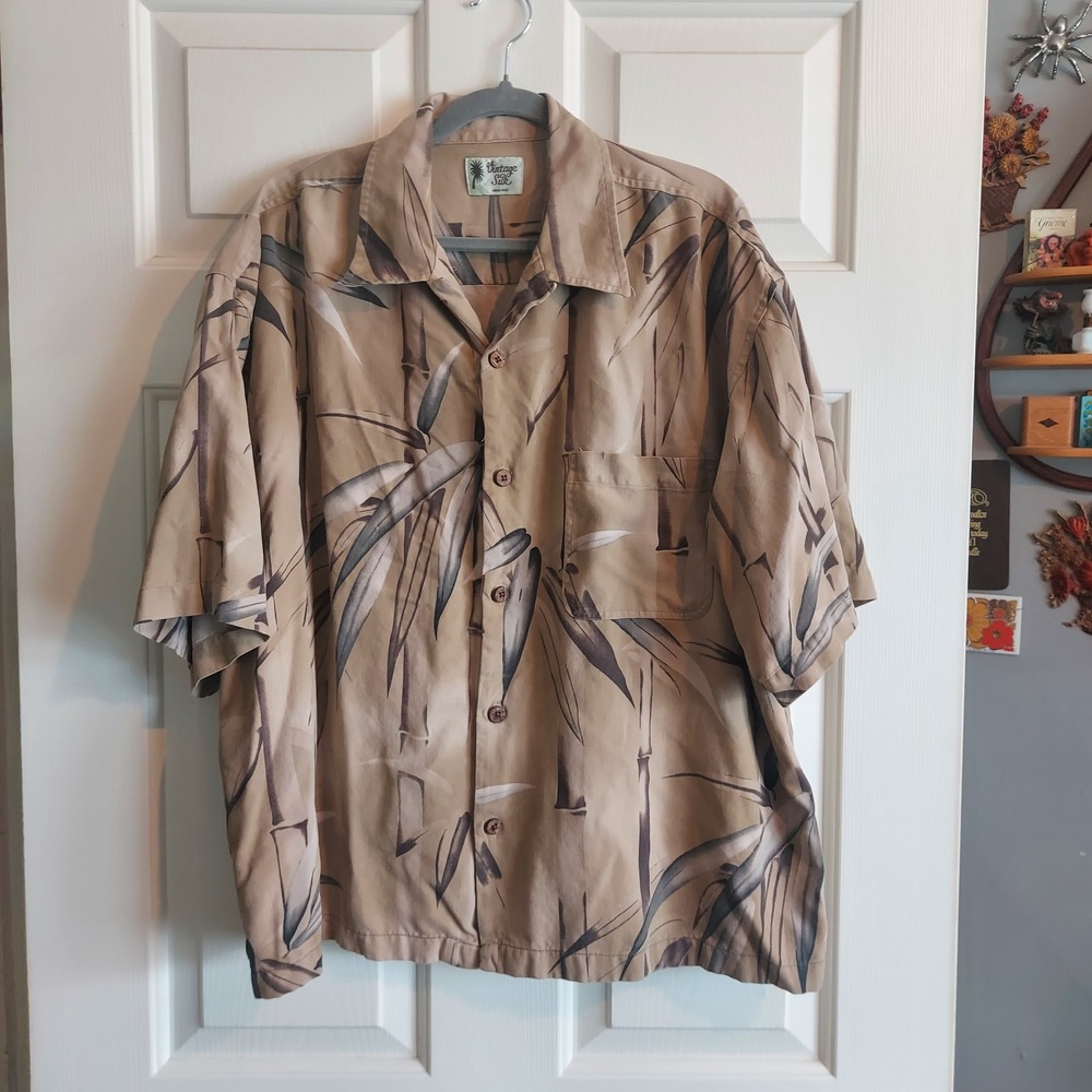 Vintage Silk Circa 1969 Mens XL Bamboo Print Silk Camp Shirt Tan Short Sleeve